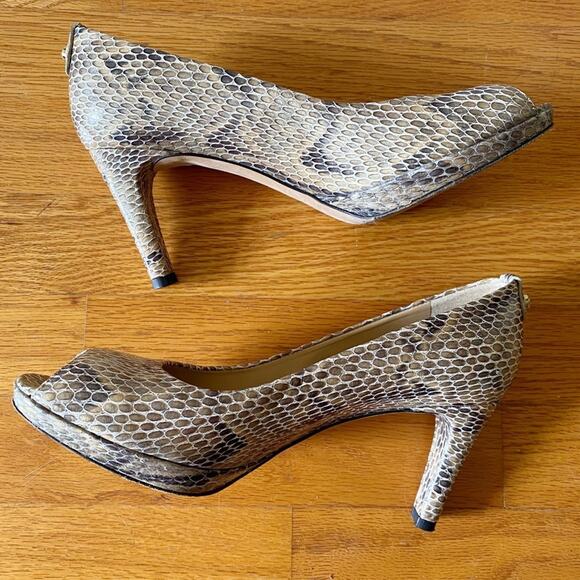 Stuart Weitzman | Plainfield Snake Skin Patent Leather Pumps Peep Toe Tan 7.5 N - Picture 6 of 9